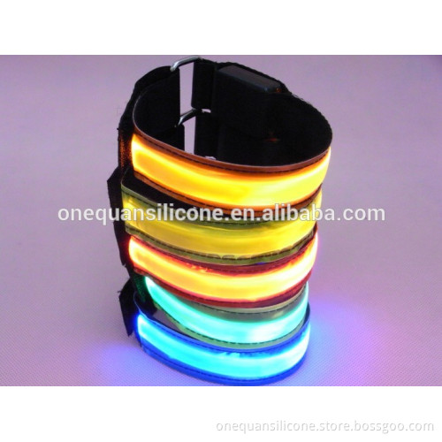 custom no MOQ 8 led flashing bracelet